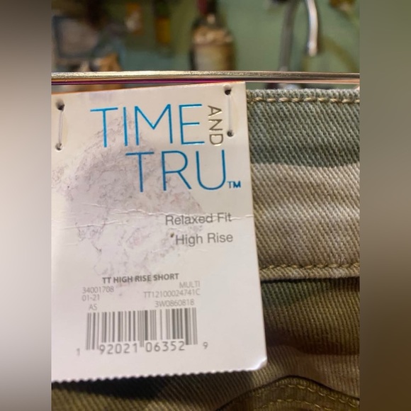 NWT Time and Tru Camo shorts Size 8 - Picture 4 of 5